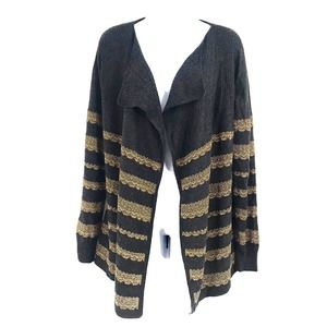 Vip Women's Size Medium Long Sleeve Gray & Gold Sweater